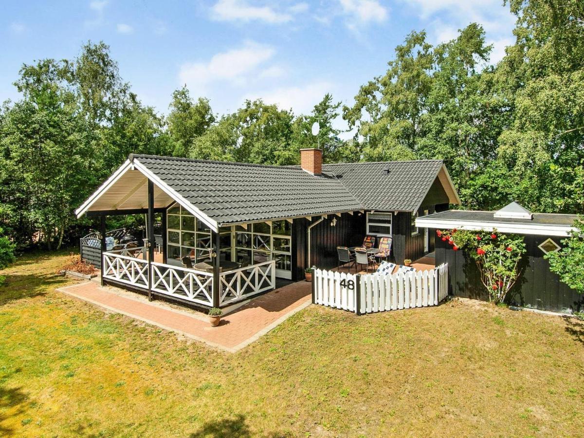 8 Person Holiday Home In Hadsund Bagian luar foto